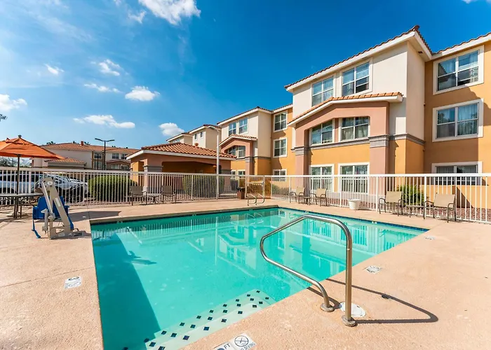 Metro 1 Bd 1 Ba Premium Apartment *